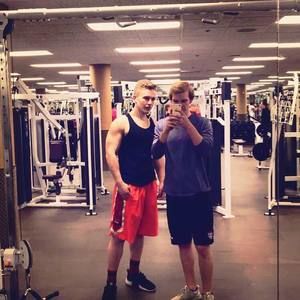 Meet your Posher, Dustin